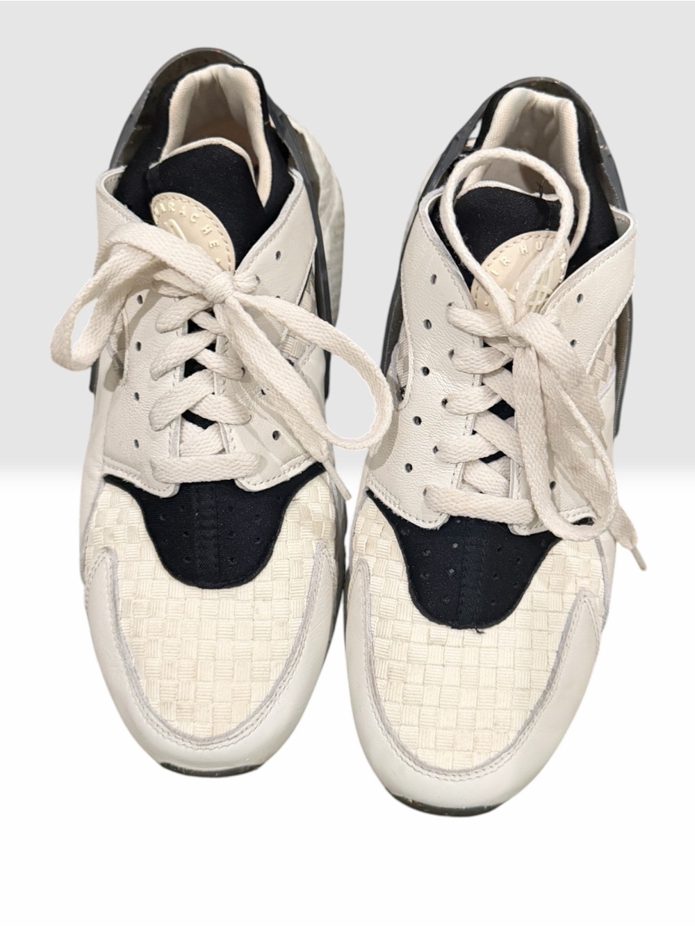 Nike Cream and Black Women's Low-Top Sneakers